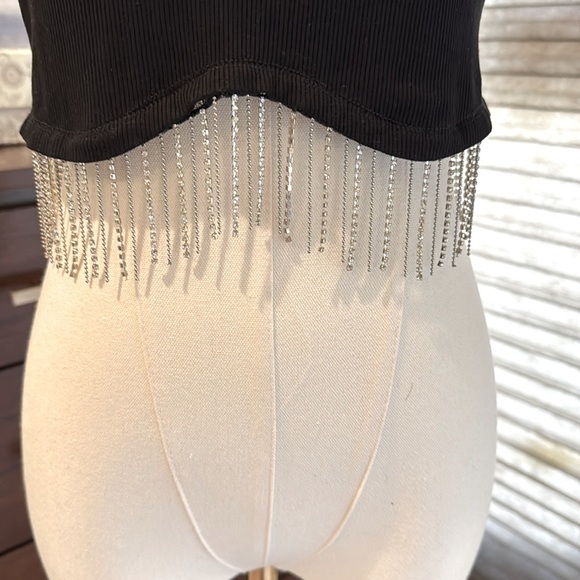 Woman's Crew Neck Racer Back Crop Tank With Sparkly Tassel Hem. Size Small - Picture 7 of 10